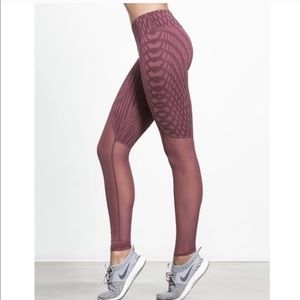 Alo Yoga Grenache leggings small nwot